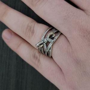 Pandora bow ring